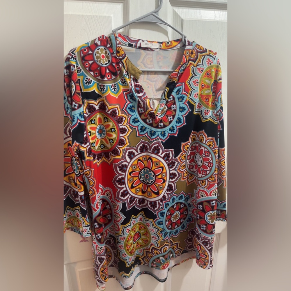 EUC Haute Edition Medallion Top size XL